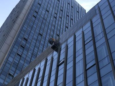 楼顶大型发光字制作安装的小细节与建筑幕墙设计安装的协同艺术