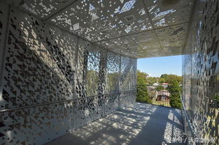 现代穿孔金属幕墙 设计艺术与安装技术的完美融合